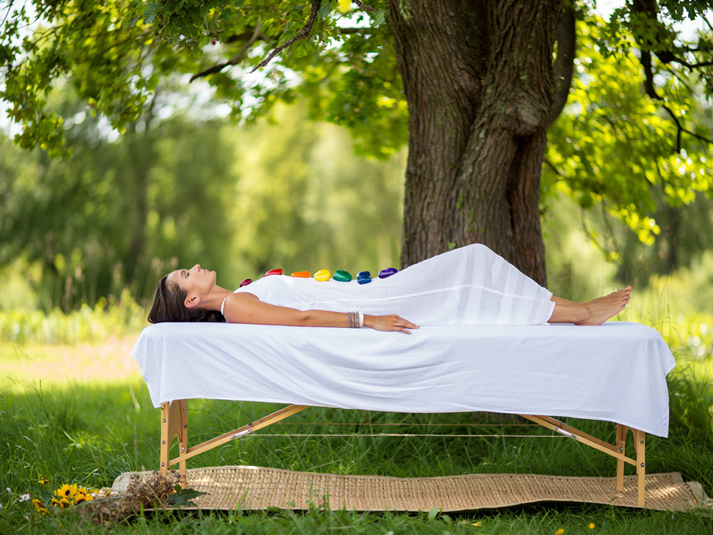 Individuele chakra healing sessie in natuurlijke omgeving